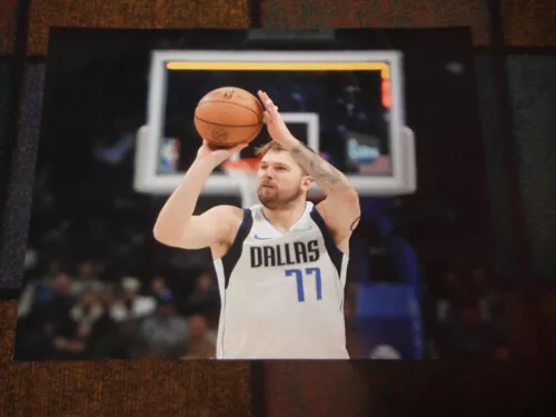 DALLAS MAVERICKS LUKA DONCIC SIGNED JUMPSHOT 16X20 COLLECTIBLE MEMORABILIA