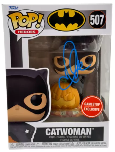 HALLE BERRY SIGNED CATWOMAN FUNKO 507 GAME STOP EXCLUSIVE AUTOGRAPH BECKETT COLLECTIBLE MEMORABILIA
