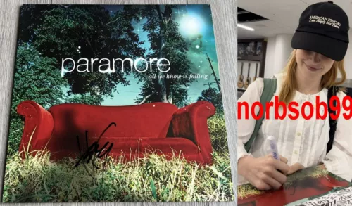 HAYLEY WILLIAMS SIGNED PARAMORE ALL WE KNOW IS FALLING VINYL LP & BECKETT COA COLLECTIBLE MEMORABILIA