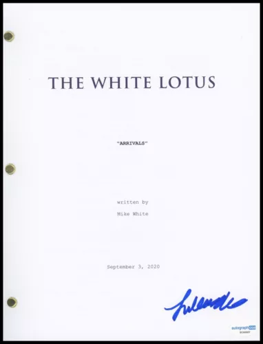 LUKAS GAGE “THE WHITE LOTUS” AUTOGRAPH SIGNED ‘DILLON’ PILOT EPISODE SCRIPT ACOA COLLECTIBLE MEMORABILIA