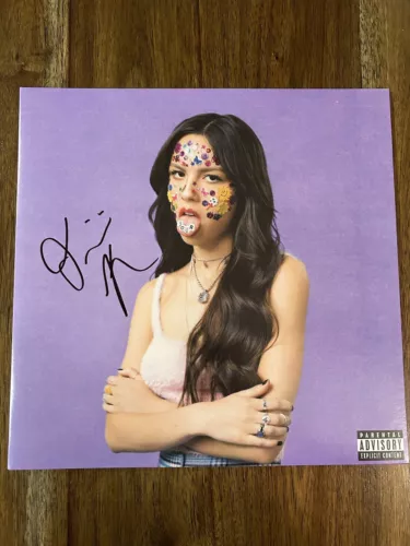 Olivia Rodrigo 'Sour' Signed Vinyl Album Beckett BSA RARE