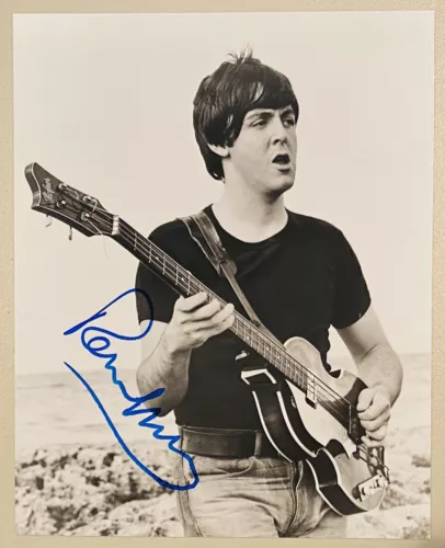 PAUL MCCARTNEY SIGNED AUTOGRAPHED 8×10 PHOTO JSA LOA THE BEATLES WINGS COLLECTIBLE MEMORABILIA