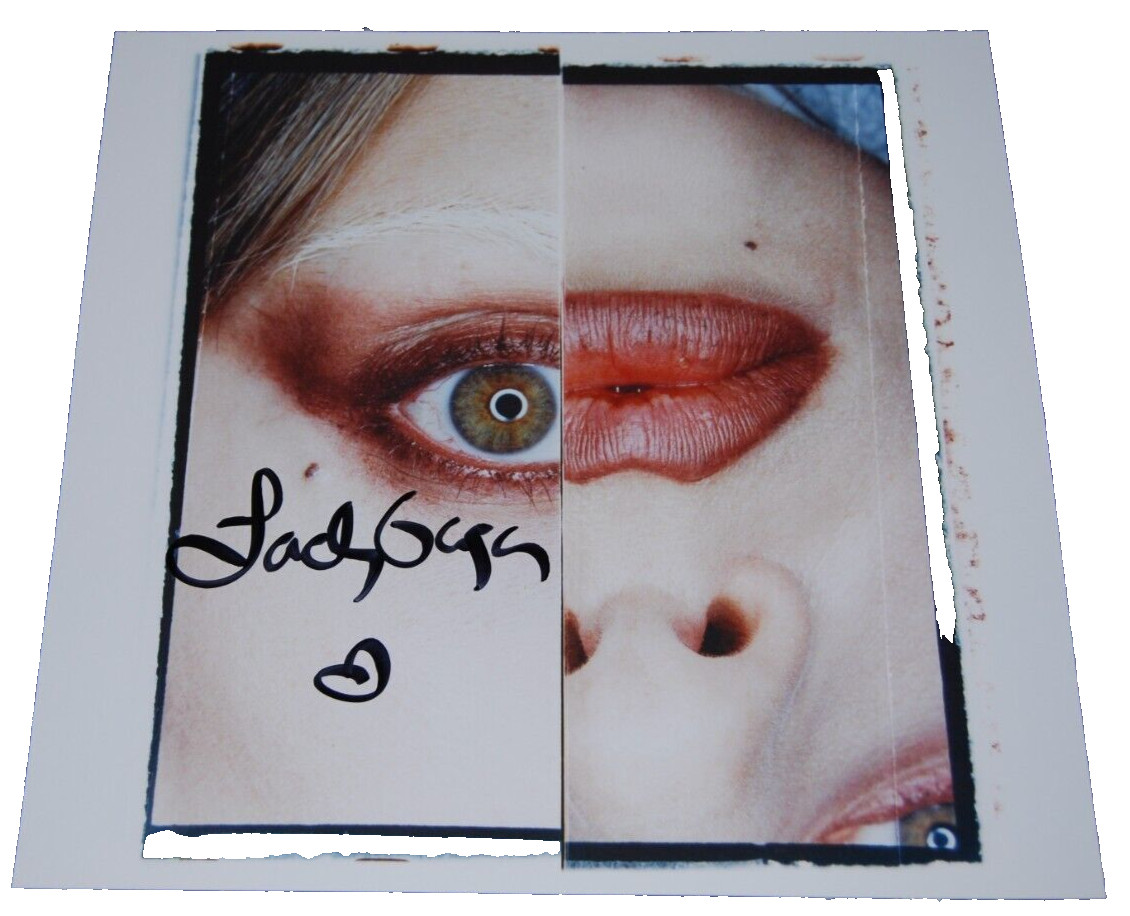 LADY GAGA signed (MAYHEM) Record Album Insert *ALBUM INCLUDED* BECKETT AE14708