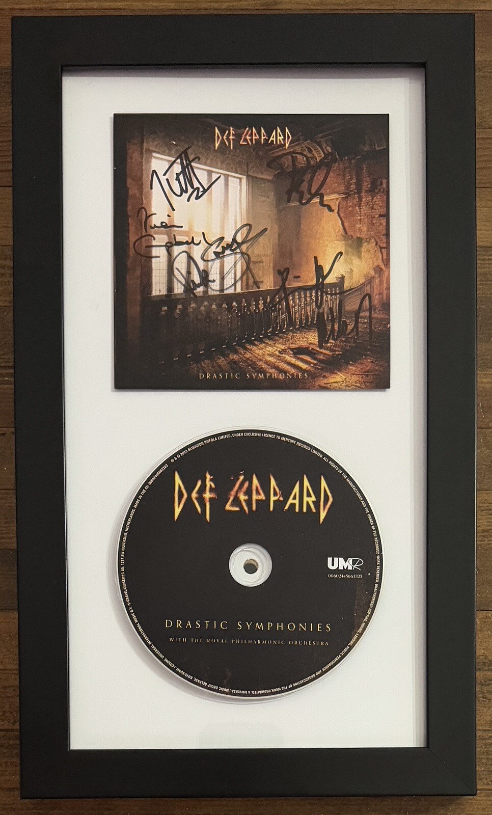 DEF LEPPARD BAND SIGNED AUTOGRAPHED FRAMED DRASTIC SYMPHONIES CD BECKETT BAS COA