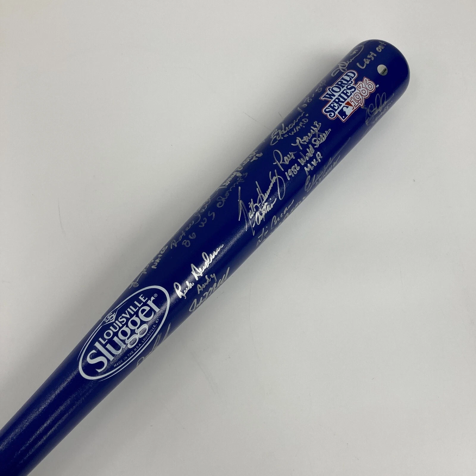 1986 NEW YORK METS WORLD SERIES CHAMPS TEAM SIGNED BAT WITH INSCRIPTIONS STEINER COLLECTIBLE MEMORABILIA