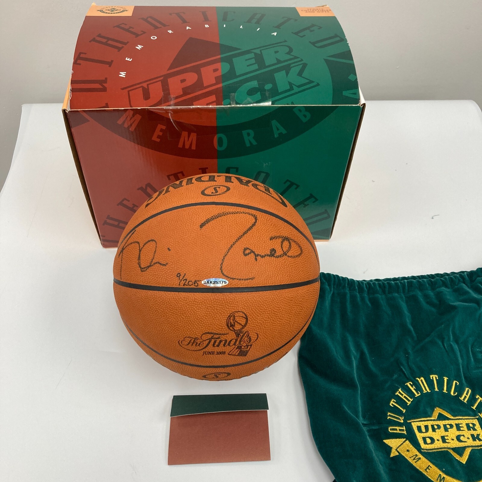 Kevin Garnett Signed 2008 Finals Official Game Basketball UDA Upper Deck COA