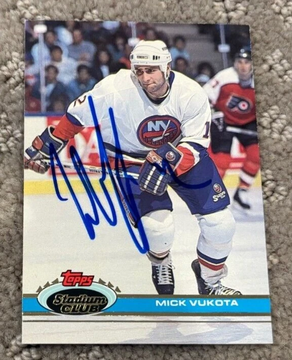 1991-92 TOPPS STADIUM CLUB #309 MICK VUKOTA SIGNED AUTOGRAPHED CARD ISLANDERS COLLECTIBLE MEMORABILIA