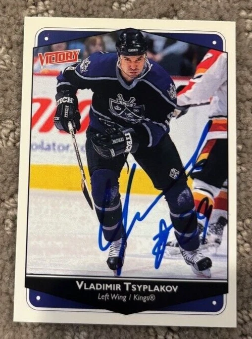 1999-00 UD Victory Kings Hockey Card #135 Vladimir Tsyplakov signed autographed