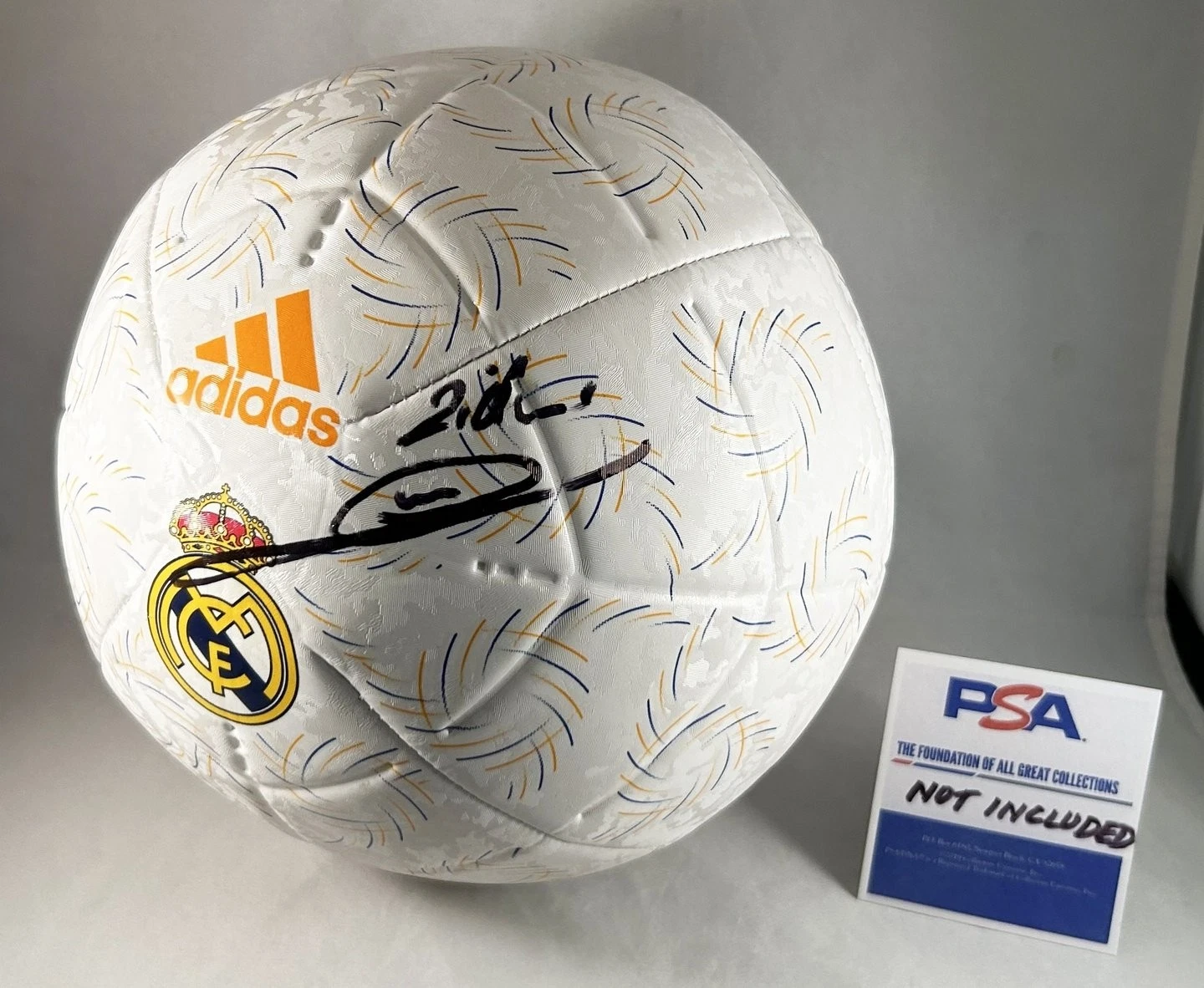 ZINEDINE ZIDANE SIGNED SOCCER BALL REAL MADRID FUTBOL PSA/DNA COA COLLECTIBLE MEMORABILIA