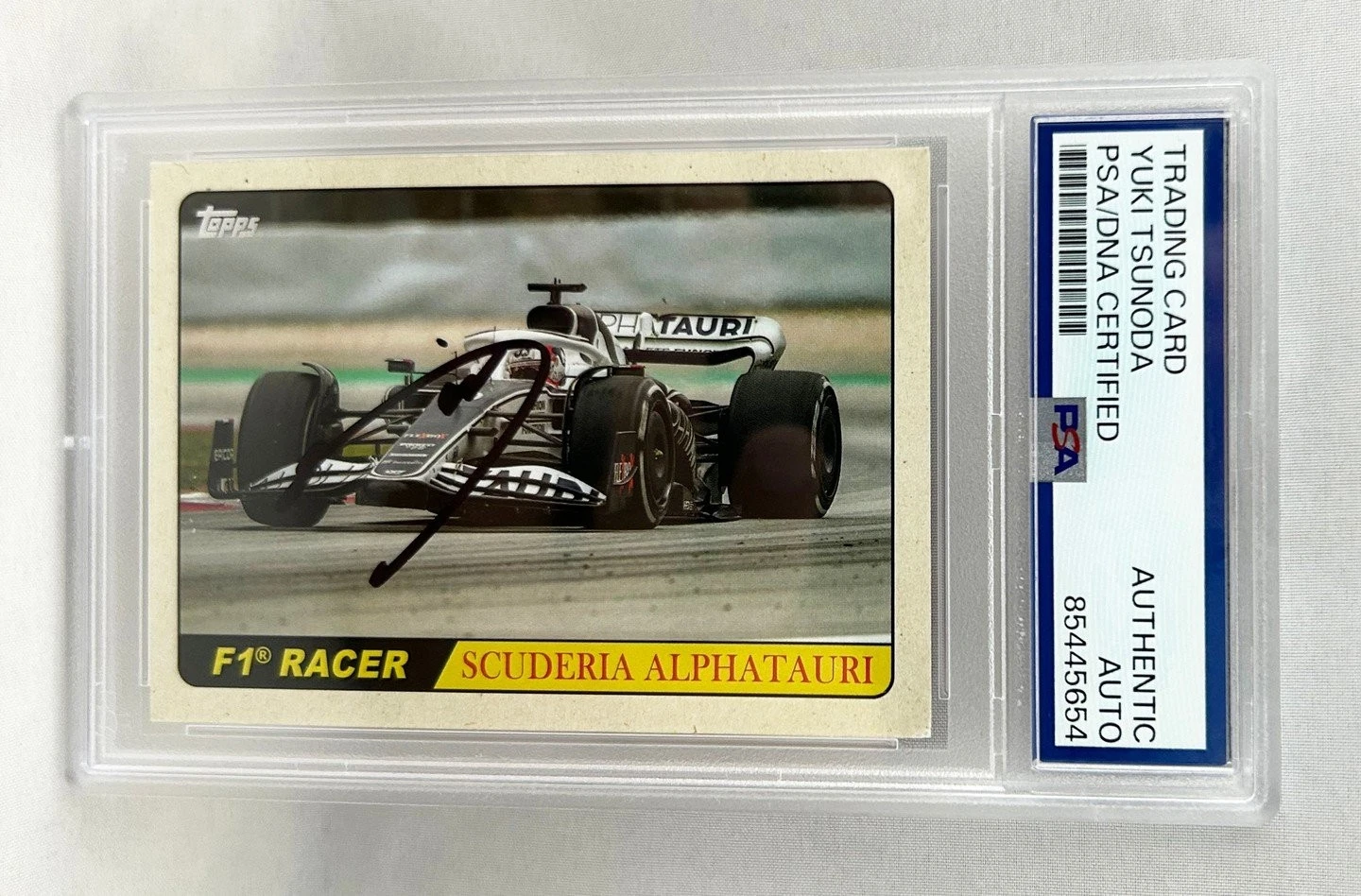 YUKI TSUNODA SIGNED CARD 2022 TOPPS FORMULA 1 #T68-PG PSA/DNA COA COLLECTIBLE MEMORABILIA