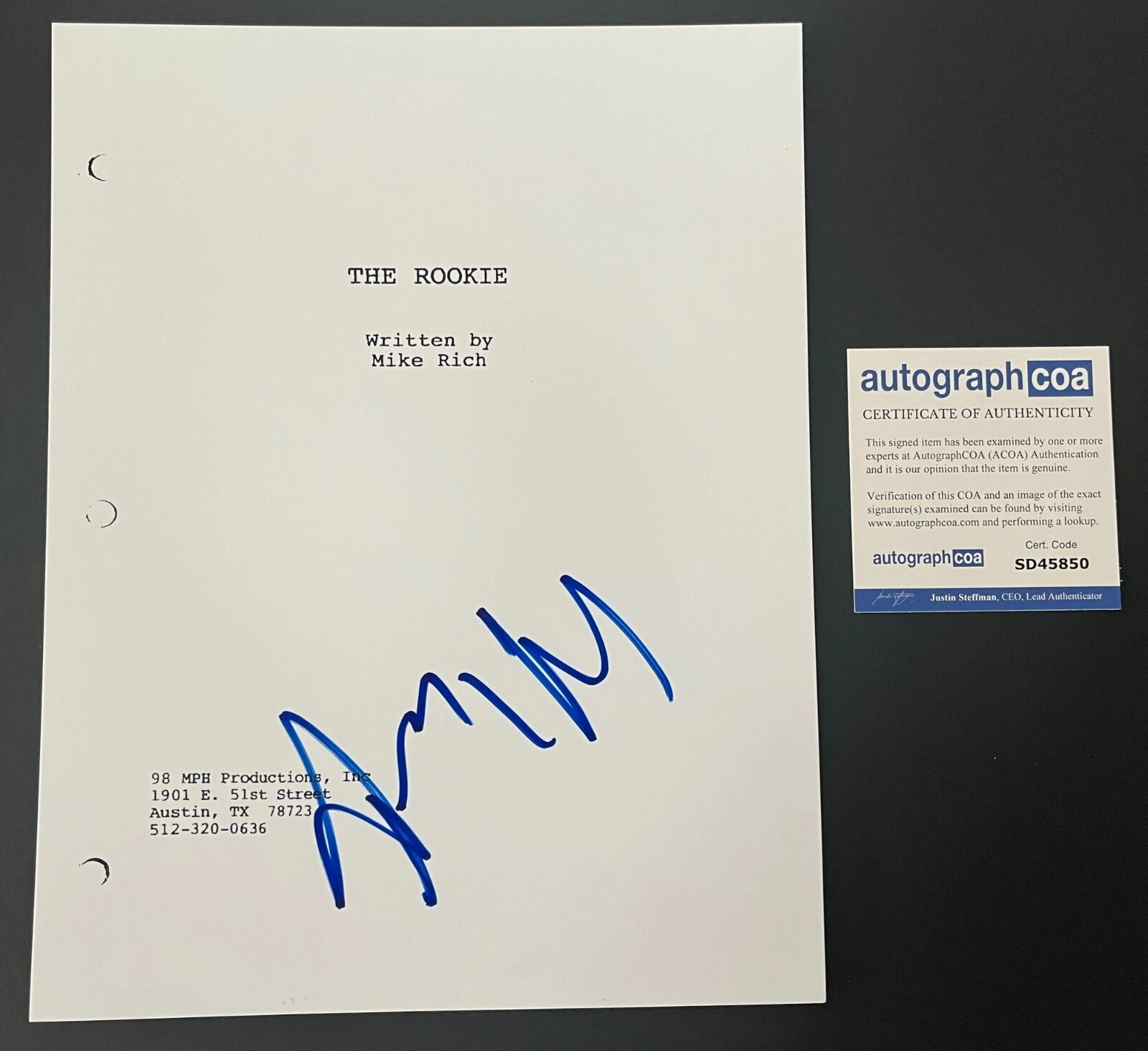 DENNIS QUAID SIGNED THE ROOKIE FULL MOVIE SCRIPT w/PROOF & AUTOGRAPH COA ACOA