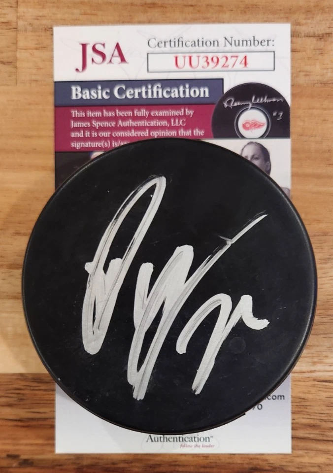 Patric Hornqvist Signed Puck w/ JSA COA #UU39274 Pittsburgh Penguins Panthers