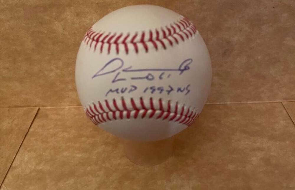 LIVAN HERNANDEZ MVP 1997 WS SIGNED AUTOGRAPHED M.L. BASEBALL BECKETT AUTH