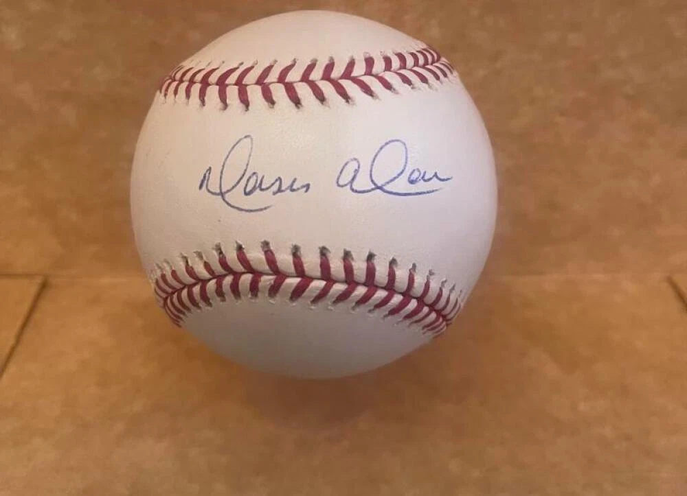 MOISES ALOU ASTROS/EXPOS SIGNED AUTOGRAPHED M.L. BASEBALL BECKETT AUTH