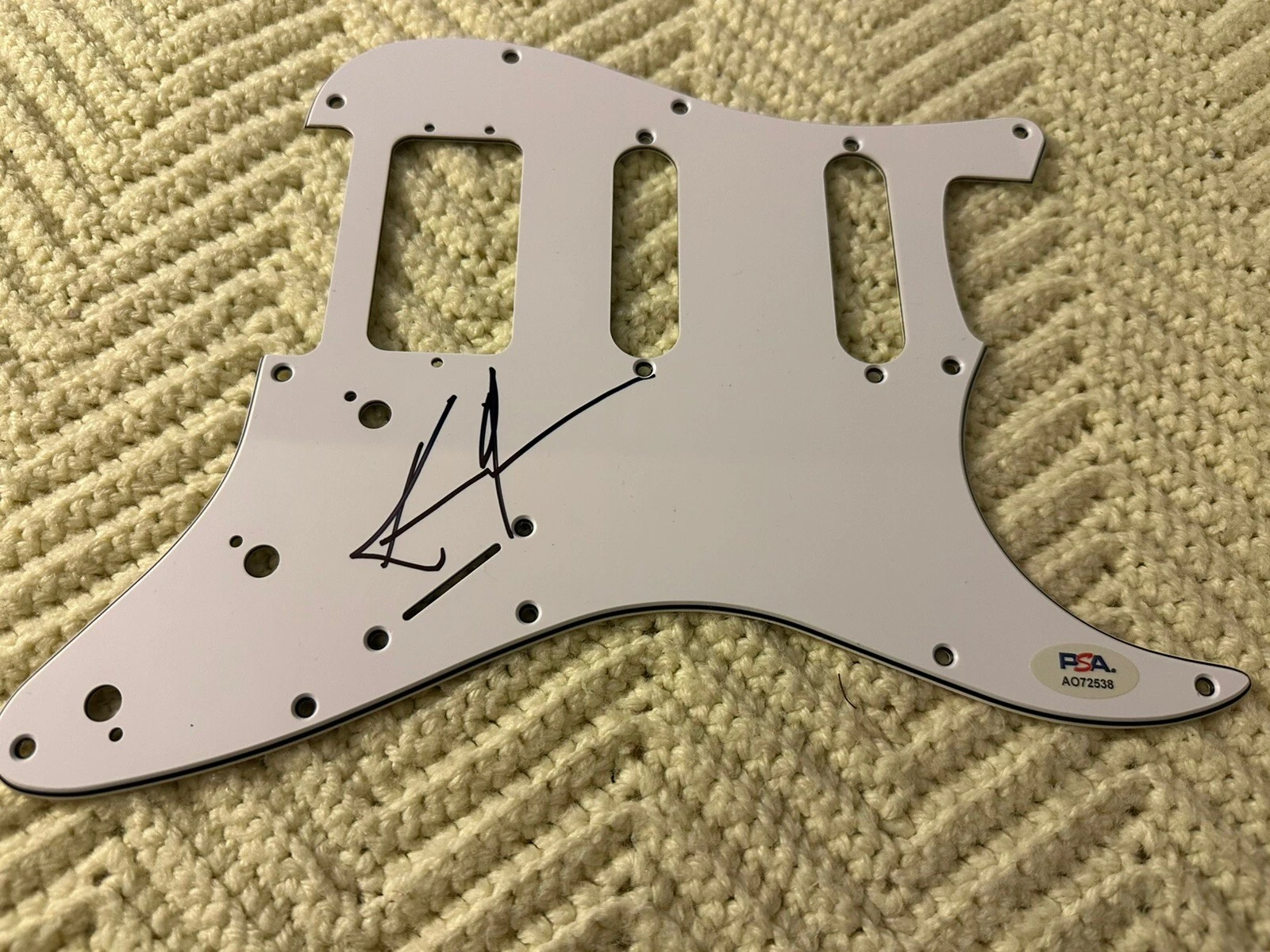 Keanu Reeves Signed Electric Guitar Pick Guard PSA/DNA Authentication COA