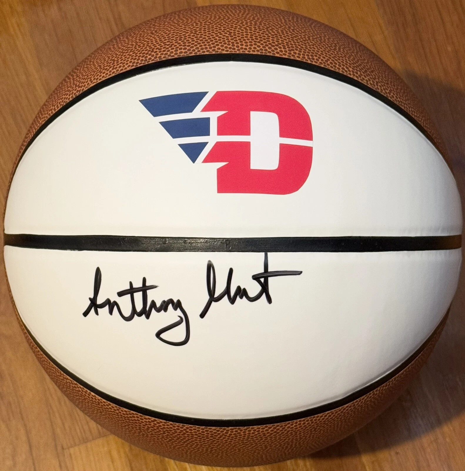 ANTHONY GRANT SIGNED AUTOGRAPHED DAYTON FLYERS LOGO BASKETBALL JSA COA COLLECTIBLE MEMORABILIA