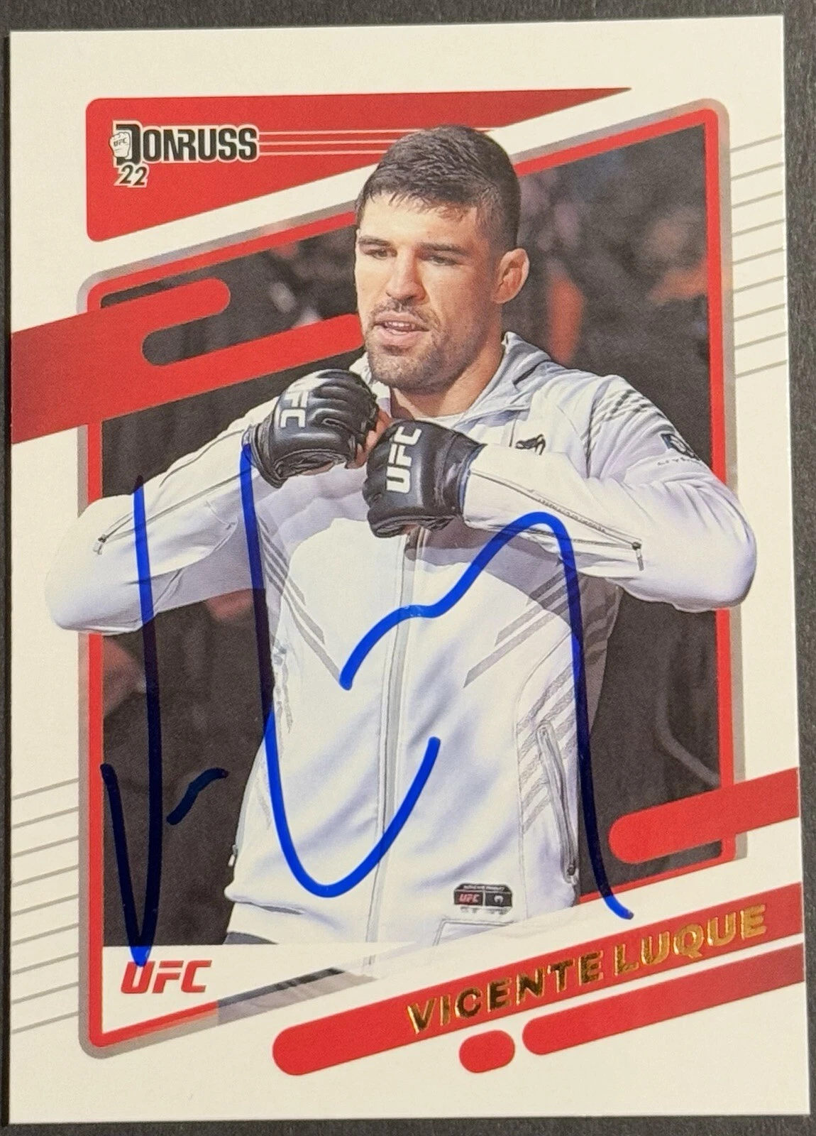Vicente Luque Signed Autographed 2022 Donruss UFC Base Card Beckett Coa