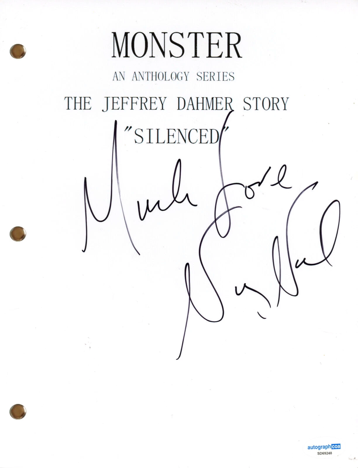 Niecy Nash “Monster: The Jeffrey Dahmer Story” Signed Script TV Screenplay ACOA