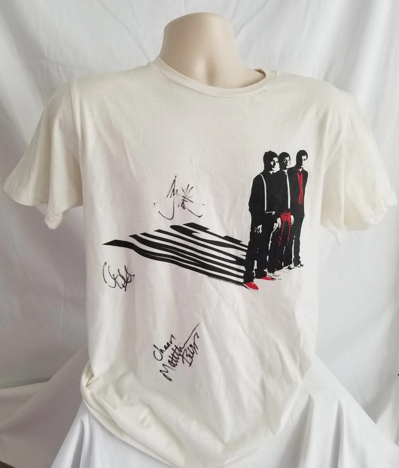 MUSE band REAL hand SIGNED Black Holes Tour T-Shirt JSA LOA Autographed all 3 M