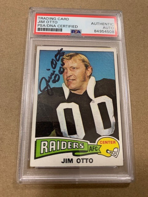 JIM OTTO HAND SIGNED 1975 TOPPS FOOTBALL CARD OAKLAND RAIDERS PSA SLABBED