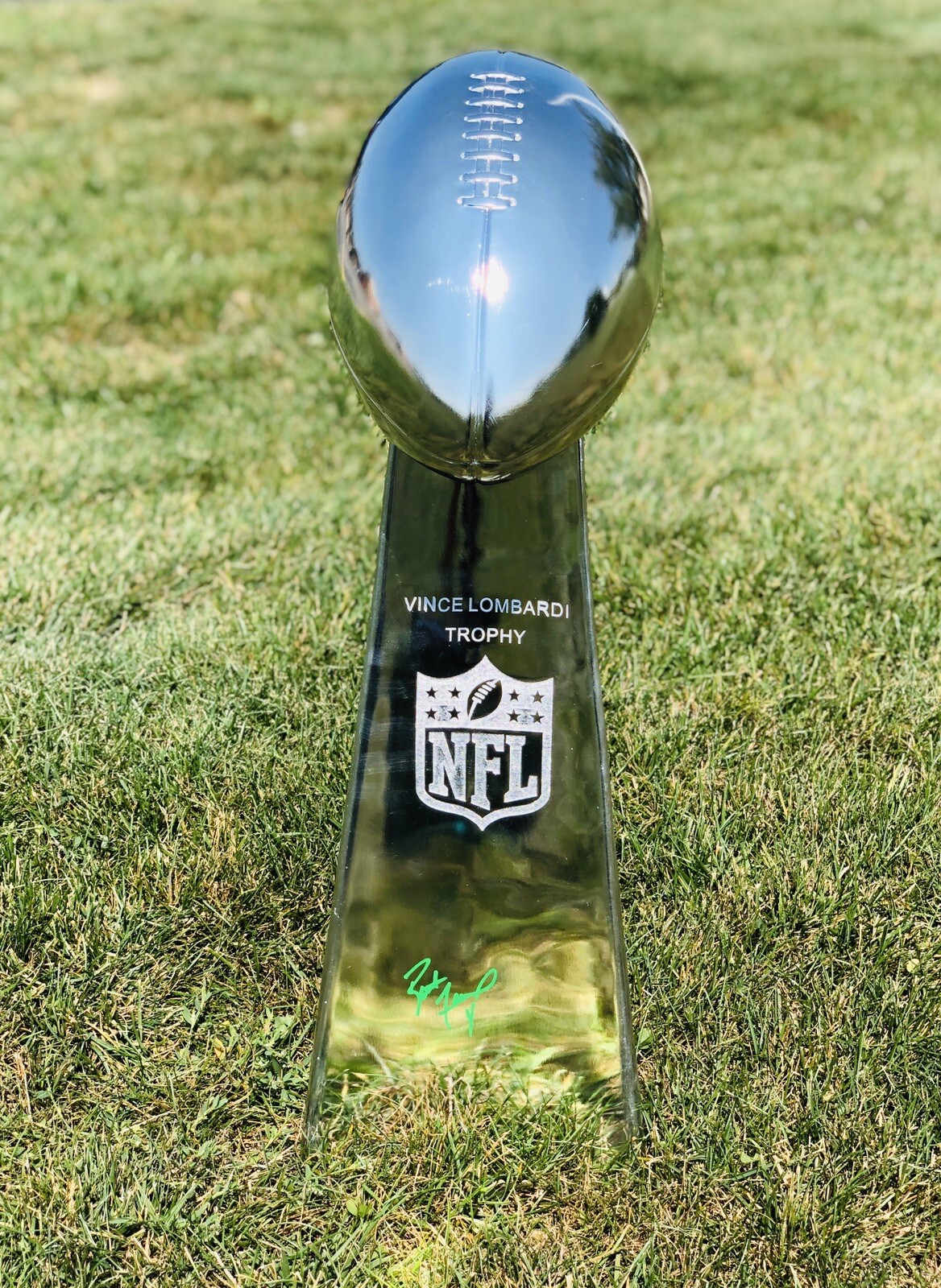 PSA/DNA Packers #4 BRETT FAVRE Signed Full Size LOMBARDI Football Trophy Auto