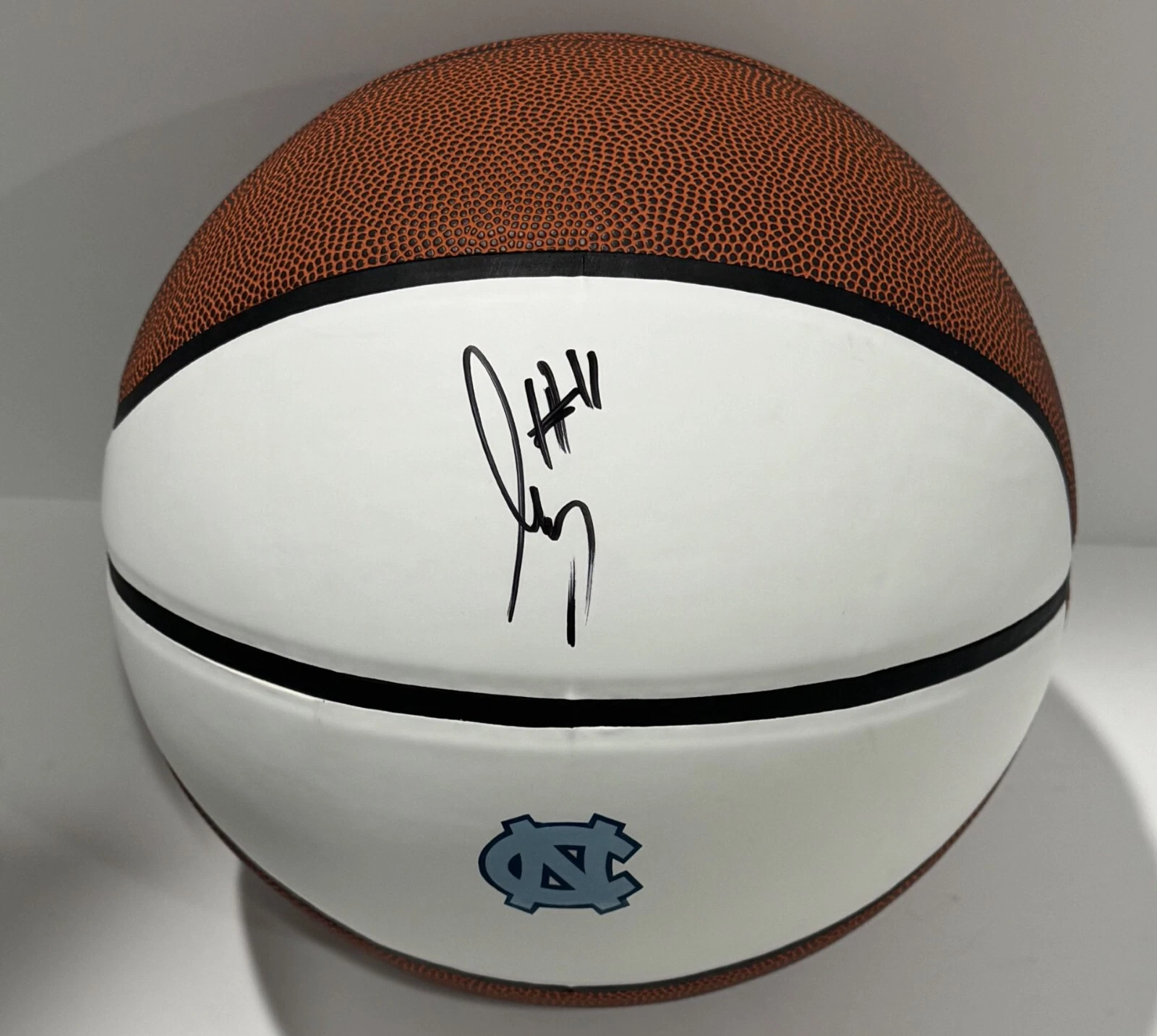 IAN JACKSON SIGNED BASKETBALL NORTH CAROLINA TAR HEELS AUTOGRAPHED