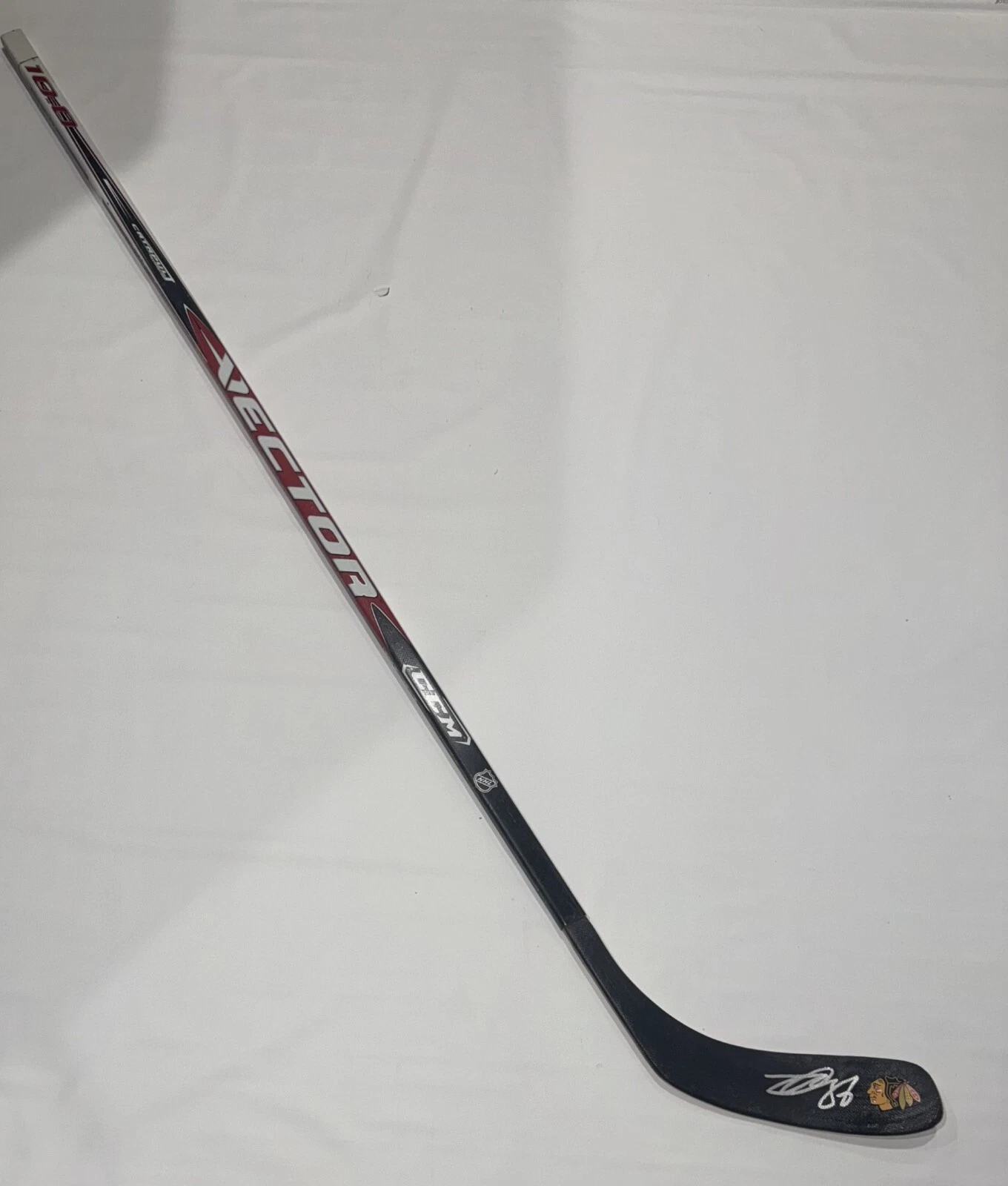 TEUVO TERAVAINEN SIGNED FULL-SIZE HOCKEY STICK CHICAGO BLACKHAWKS COLLECTIBLE MEMORABILIA