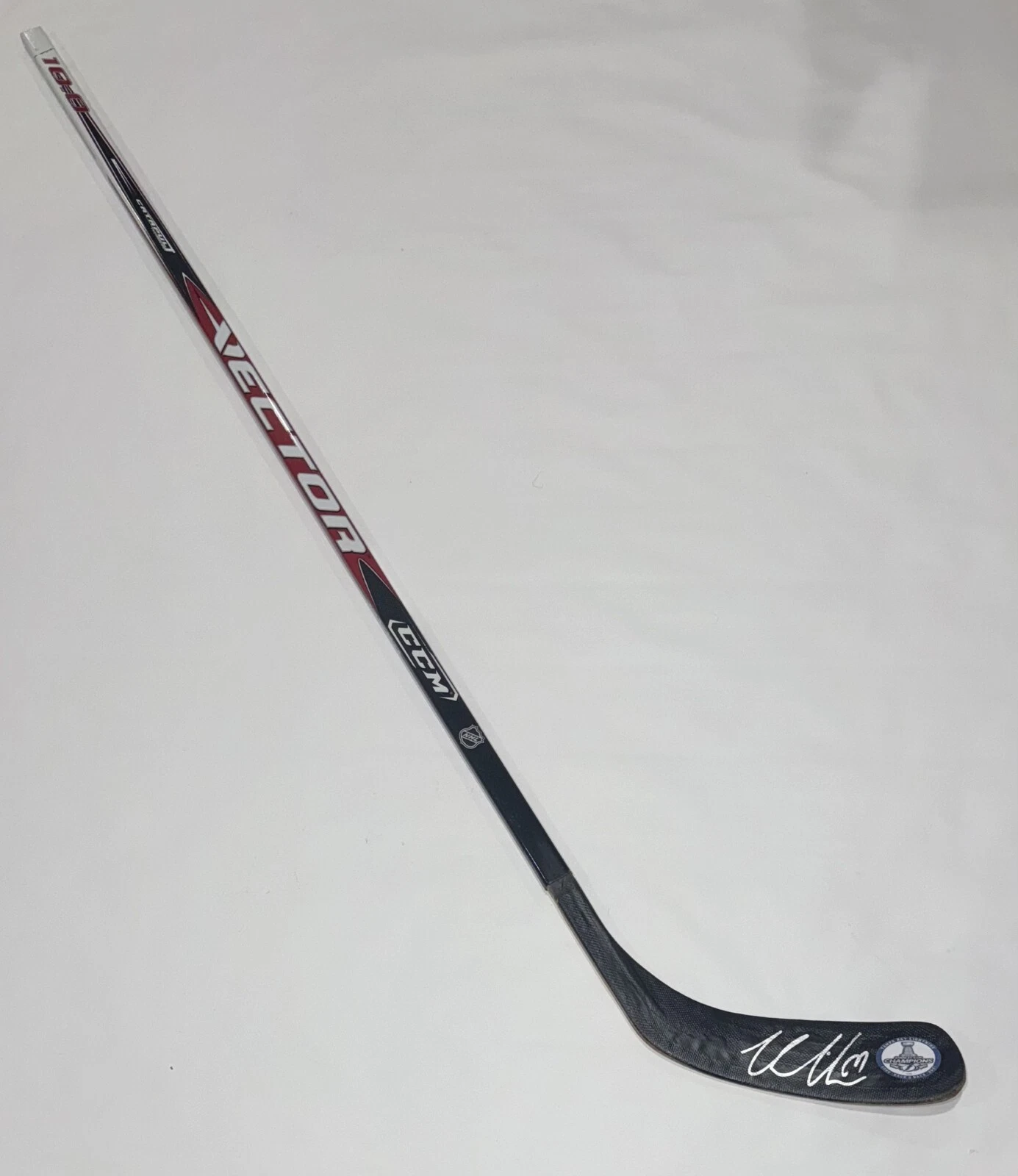 VICTOR HEDMAN SIGNED FULL SIZE STICK TAMPA BAY LIGHTNING BACK TO BACK JSA COA COLLECTIBLE MEMORABILIA