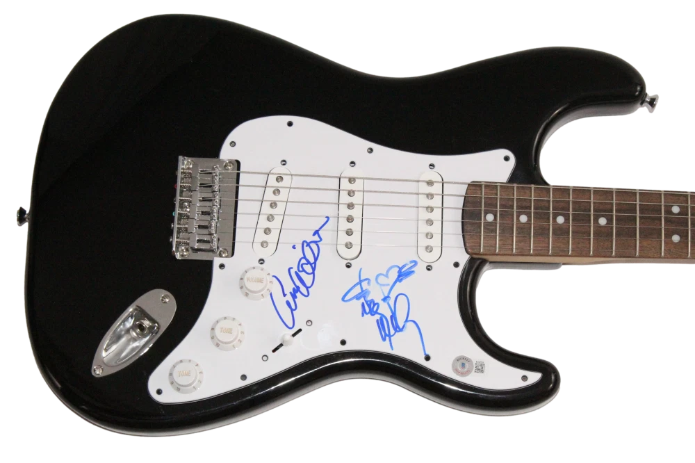 Nancy Wilson & Ann Wilson Heart Signed Autograph Fender Electric Guitar Beckett