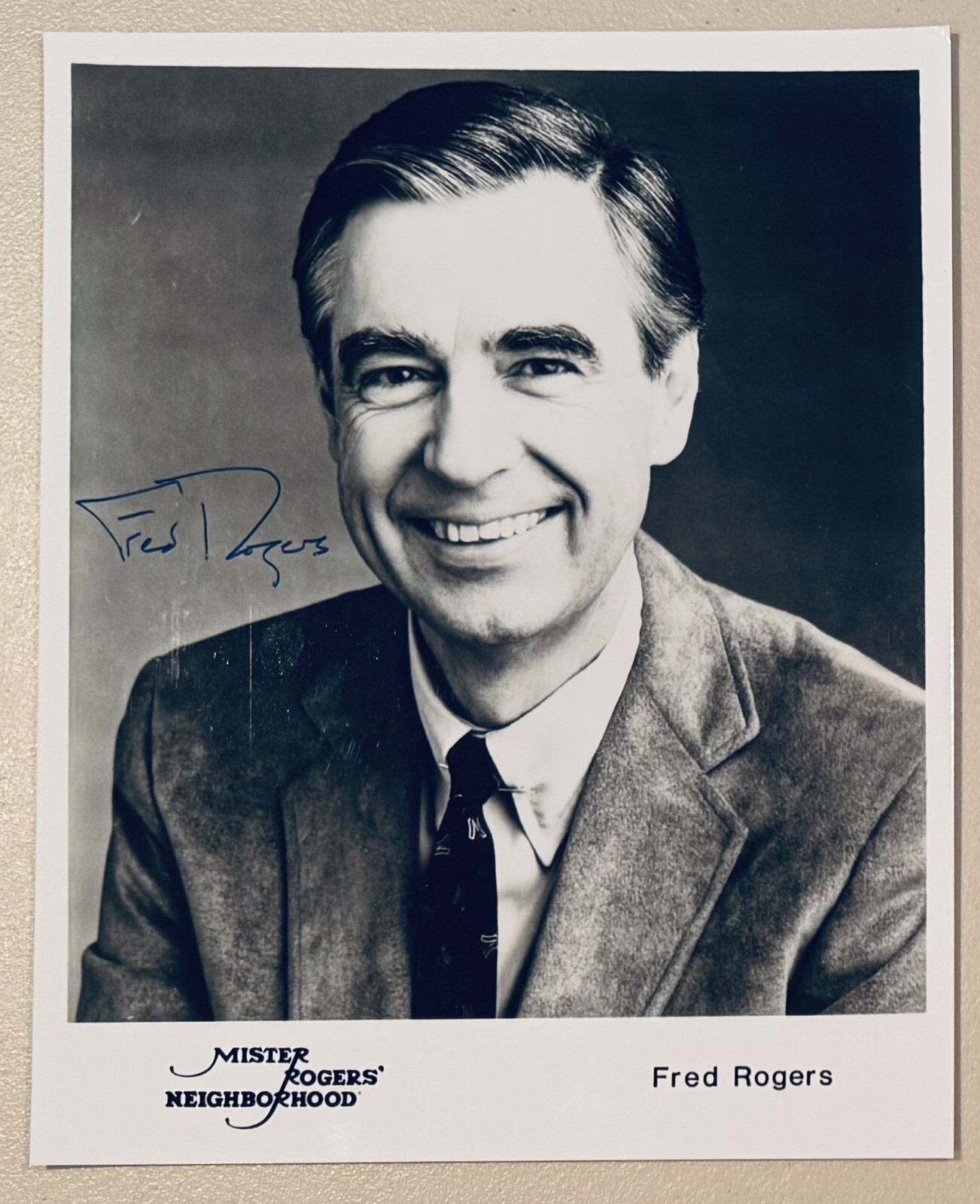 Mister Rogers Signed Autographed 8x10 Photo BAS Beckett Fred Mr Neighborhood