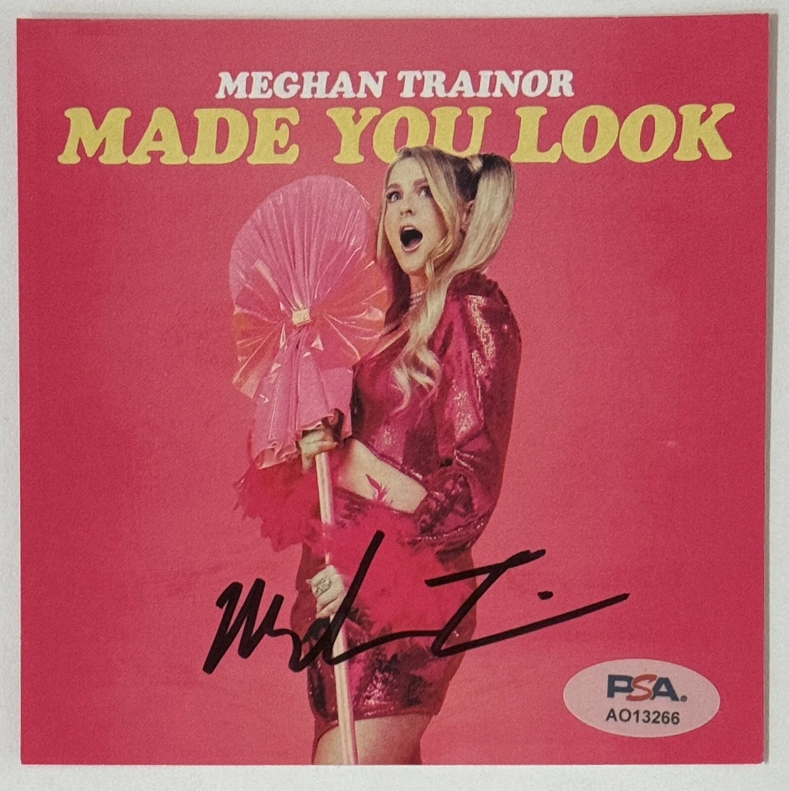 MEGHAN TRAINOR SIGNED MADE YOU LOOK CD PSA DNA COA AUTOGRAPHED PICTURE COVER