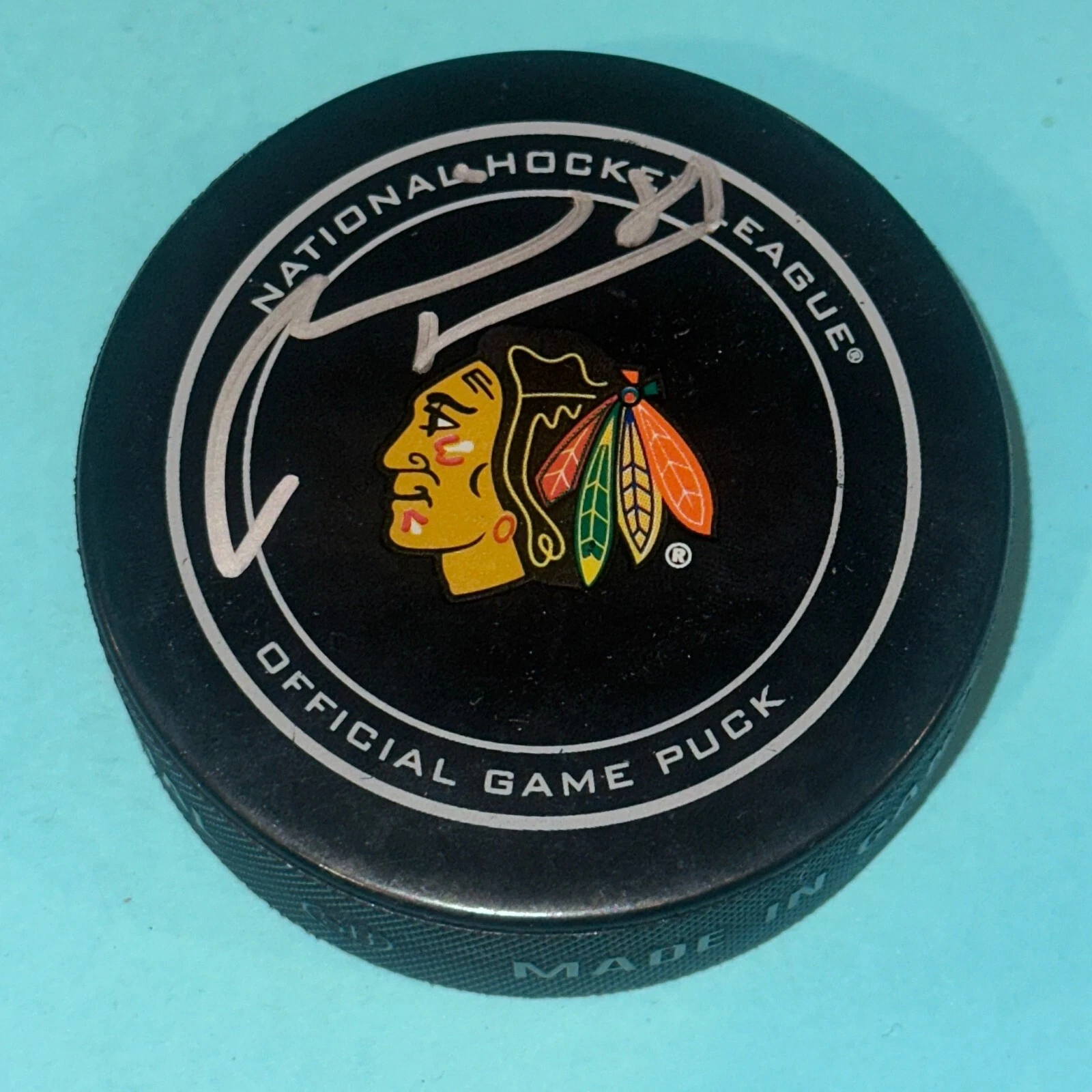 MARIAN HOSSA Signed BLACKHAWKS Official GAME Puck w/ Beckett Authenticated BAS