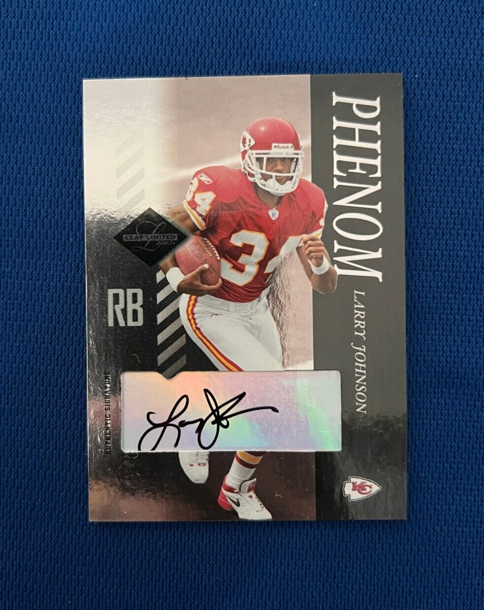 2003 LEAF LIMITED LARRY JOHNSON KC CHIEFS PHENOM AUTO SIGNED CARD /150 #141