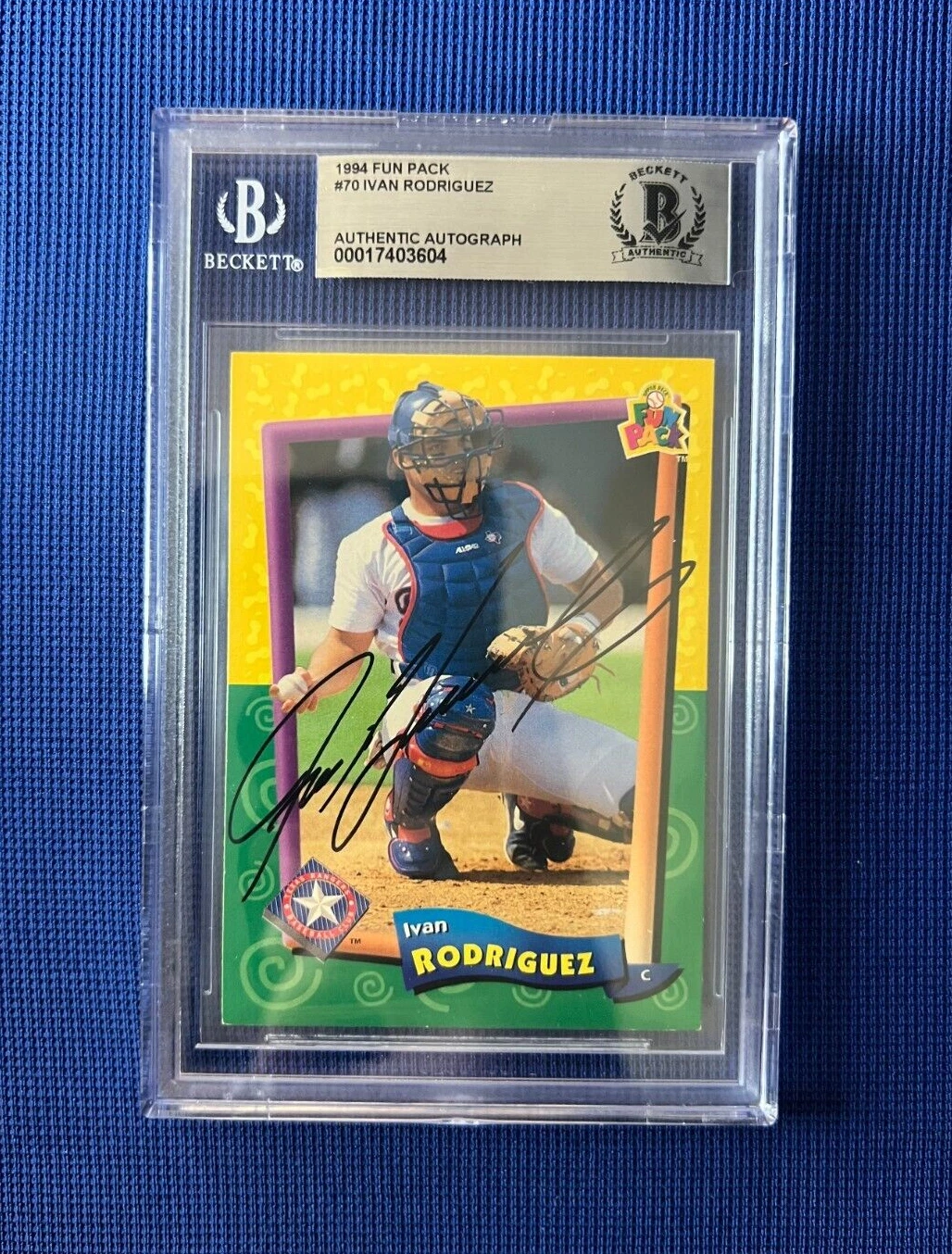 1994 UD FUN PACK IVAN RODRIGUEZ TEXAS RANGERS SIGNED AUTOGRAPH CARD #70 BECKETT