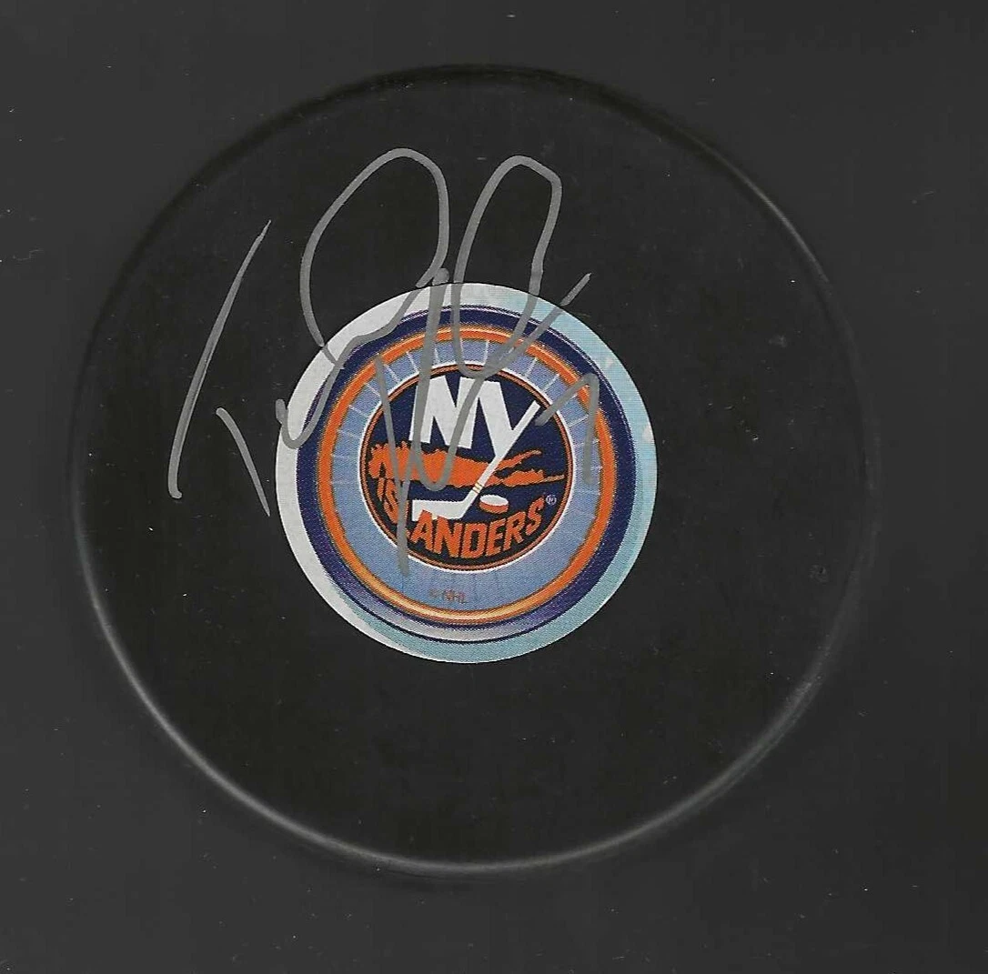 Trent Hunter Signed New York Islanders Souvenir Puck