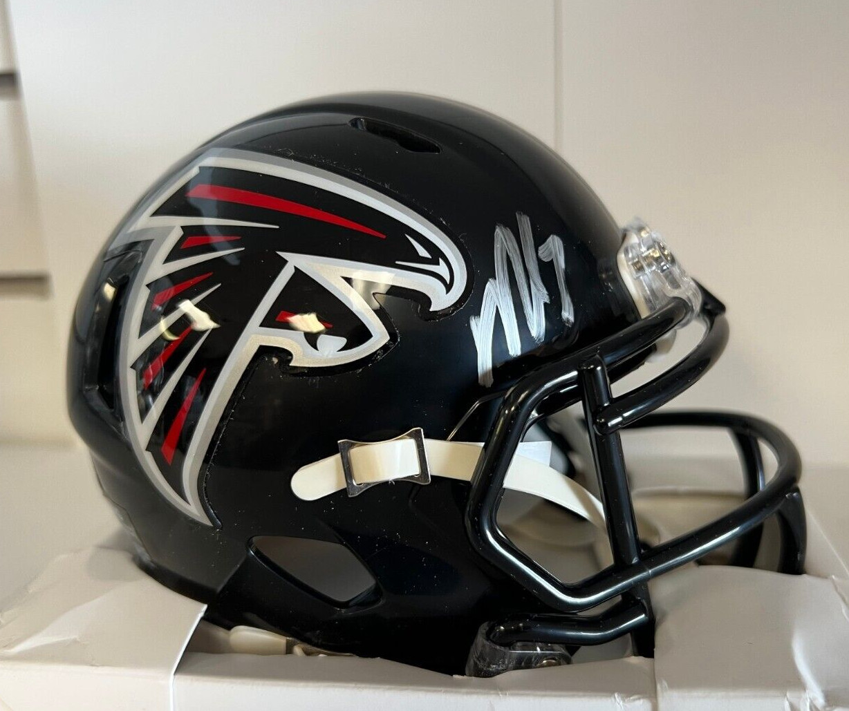 MICHAEL VICK ATLANTA FALCONS SIGNED AUTOGRAPHED MINI HELMET BECKETT