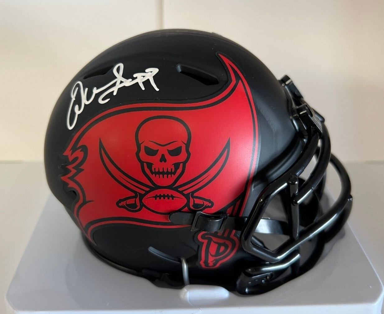 WARREN SAPP TAMPA BAY BUCCANEERS SIGNED AUTOGRAPHED ECLIPSE MINI HELMET BECKETT