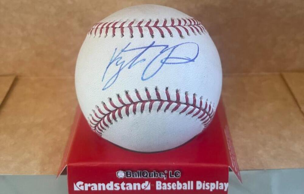 KYLE TUCKER CUBS SIGNED AUTOGRAPHED M.L. BASEBALL BECKETT AUTH