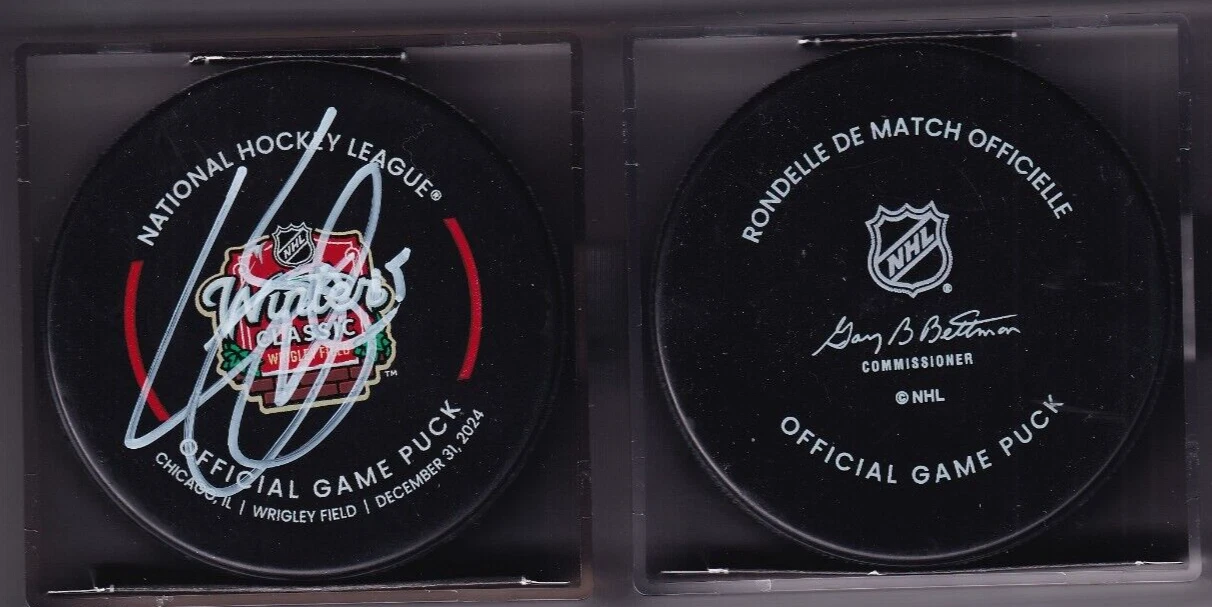 CRAIG SMITH signed (CHICAGO BLACKHAWKS) 2024 WINTER CLASSIC official game puck