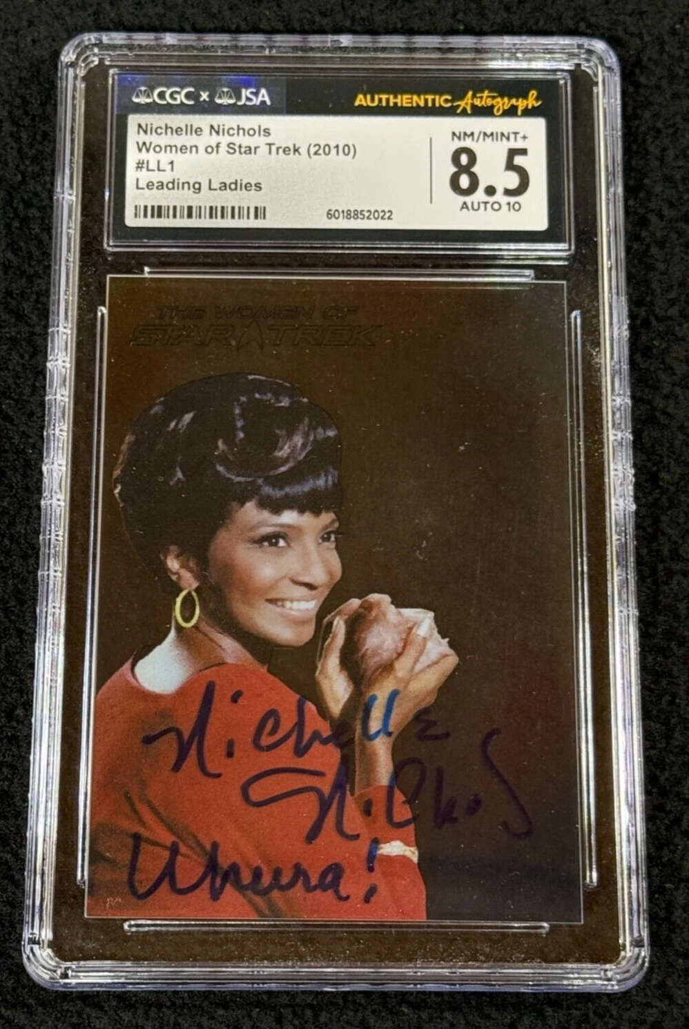Nichelle Nichols Signed 2010 Women Of Star Trek Uhura Card #L1 JSA CGC Auto 10