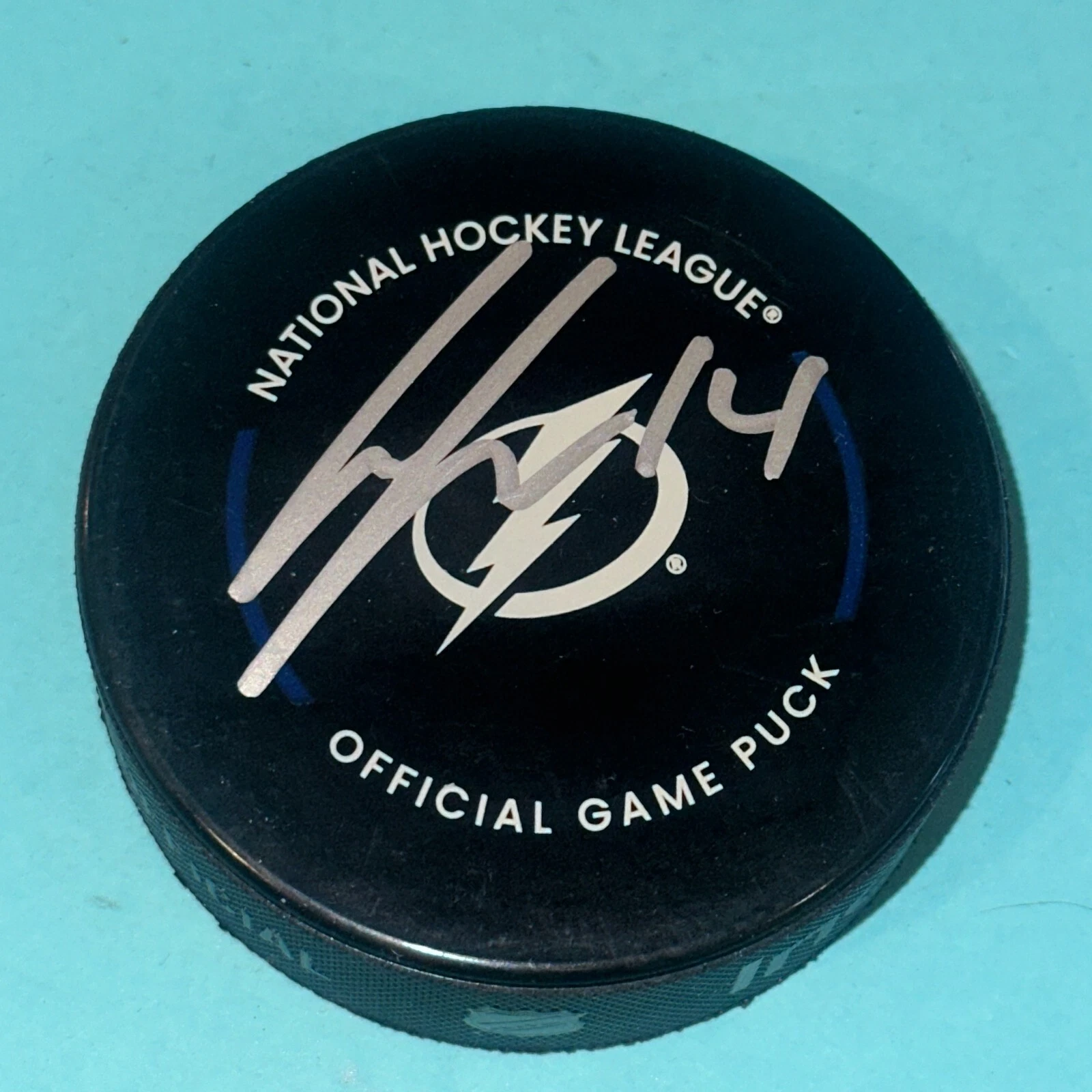 CONNOR GEEKIE Signed Tampa Bay LIGHTNING Official GAME Puck Beckett (BAS)