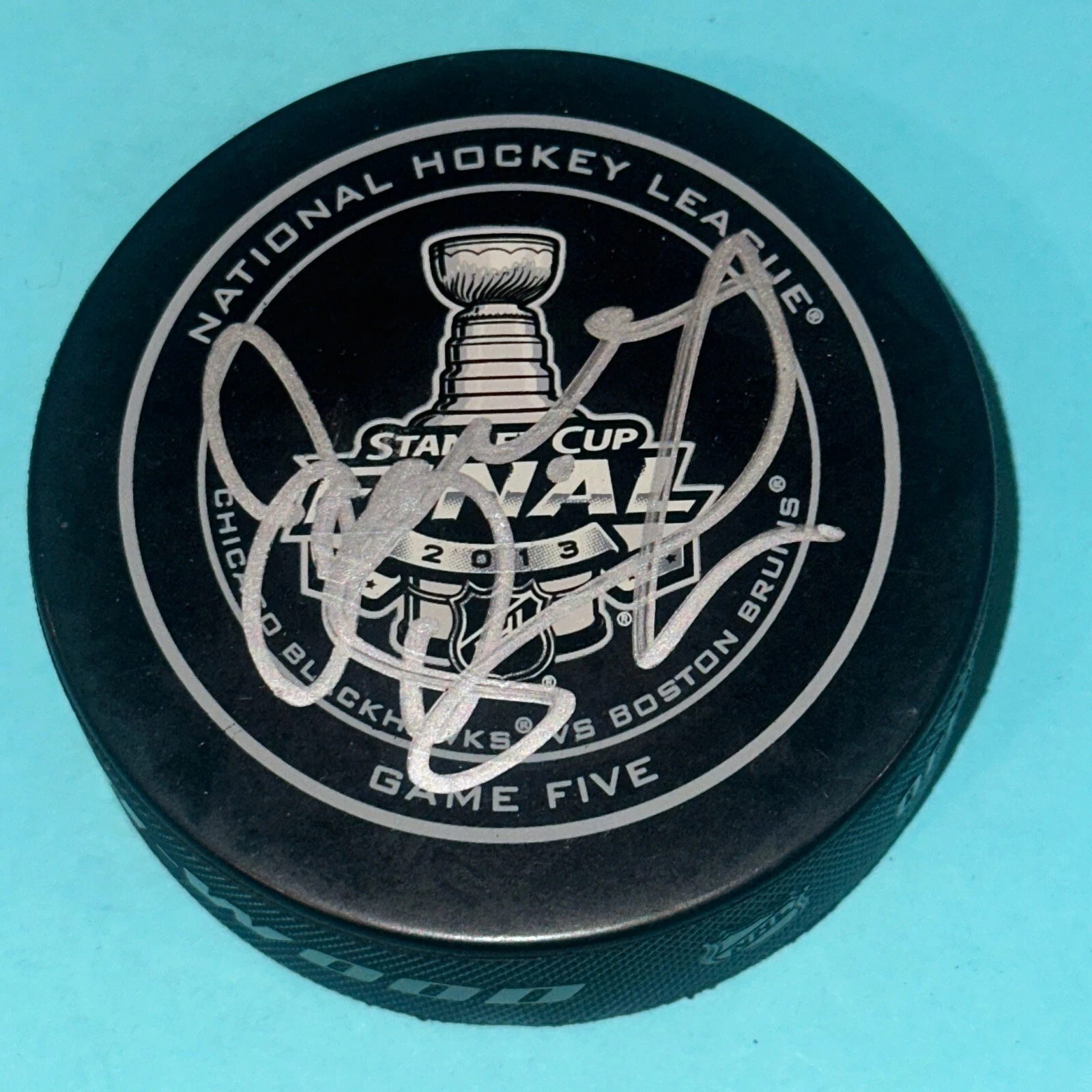 JOEL QUENNEVILLE Signed 2013 STANLEY CUP FINAL Game 5 Puck Beckett BAS