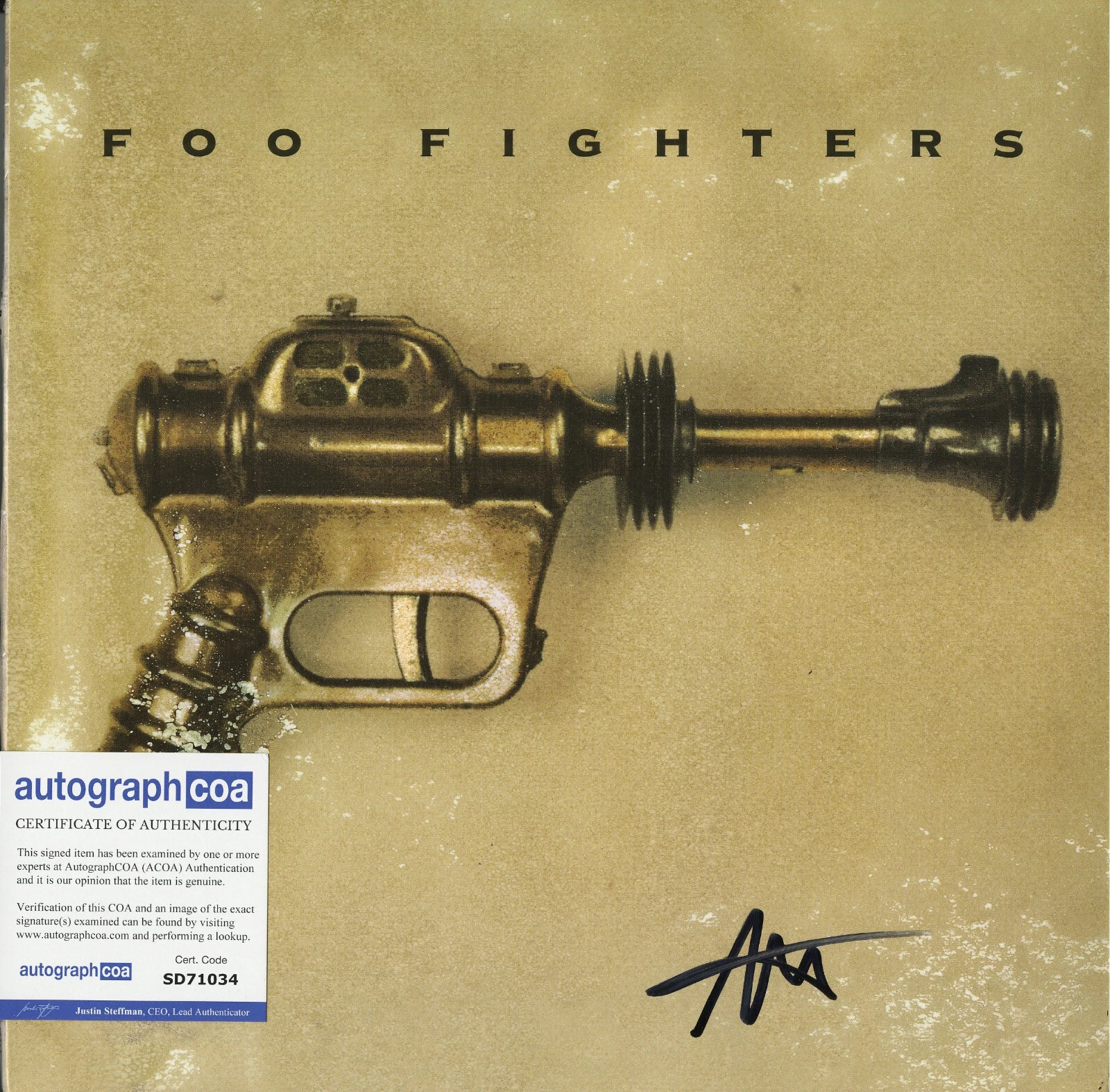 FOO FIGHTERS SELF TITLED VINYL RECORD SIGNED BY WILLIAM GOLDSMITH ACOA COLLECTIBLE MEMORABILIA