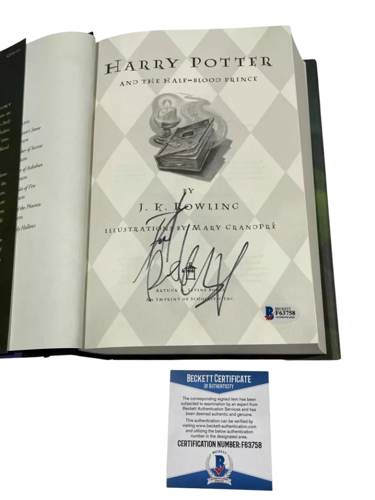 DANIEL RADCLIFFE SIGNED HARRY POTTER AND THE HALF-BLOOD PRINCE BOOK BECKETT C COLLECTIBLE MEMORABILIA