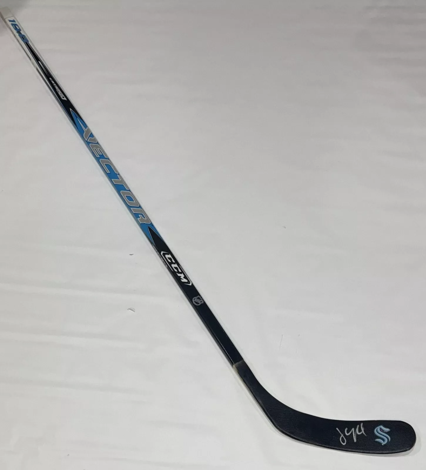 JESSICA CAMPBELL SIGNED FULL SIZE HOCKEY STICK SEATTLE KRAKEN RARE