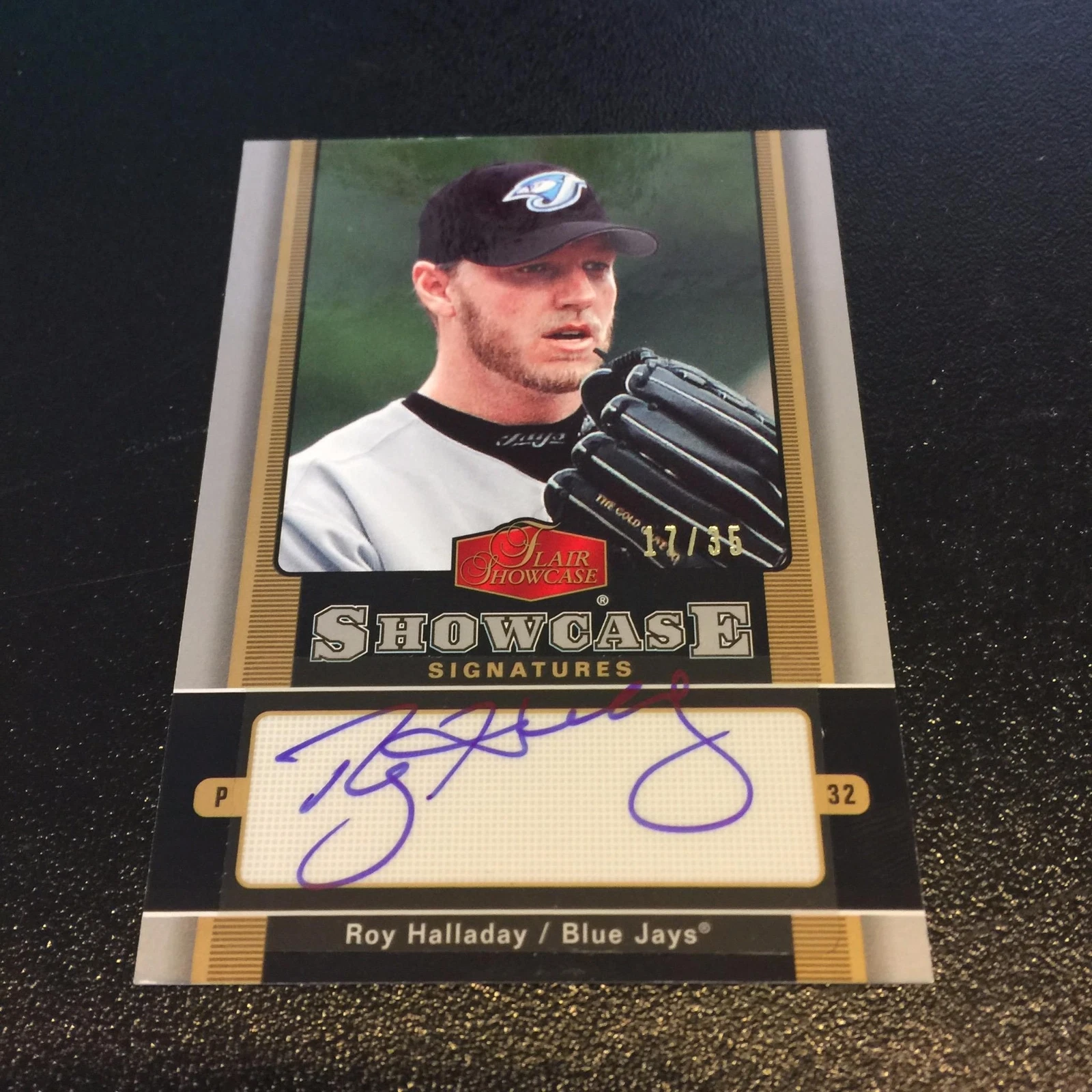 ROY HALLADAY 2006 FLAIR SHOWCASE 17/35 AUTO BLUE JAYS RARE SP AUTOGRAPH COLLECTIBLE MEMORABILIA