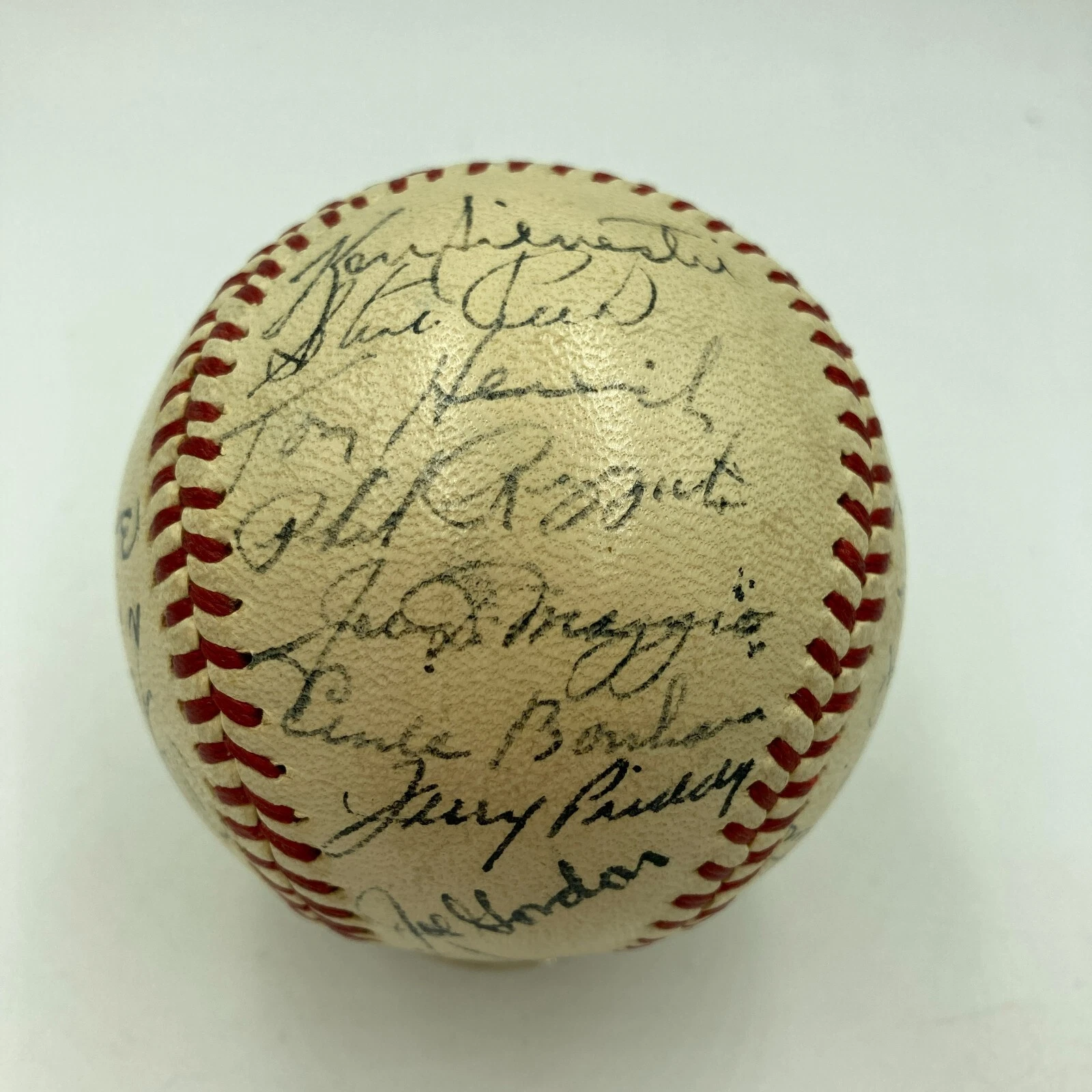 1941 NEW YORK YANKEES WORLD SERIES CHAMPS TEAM SIGNED BASEBALL JSA COA COLLECTIBLE MEMORABILIA