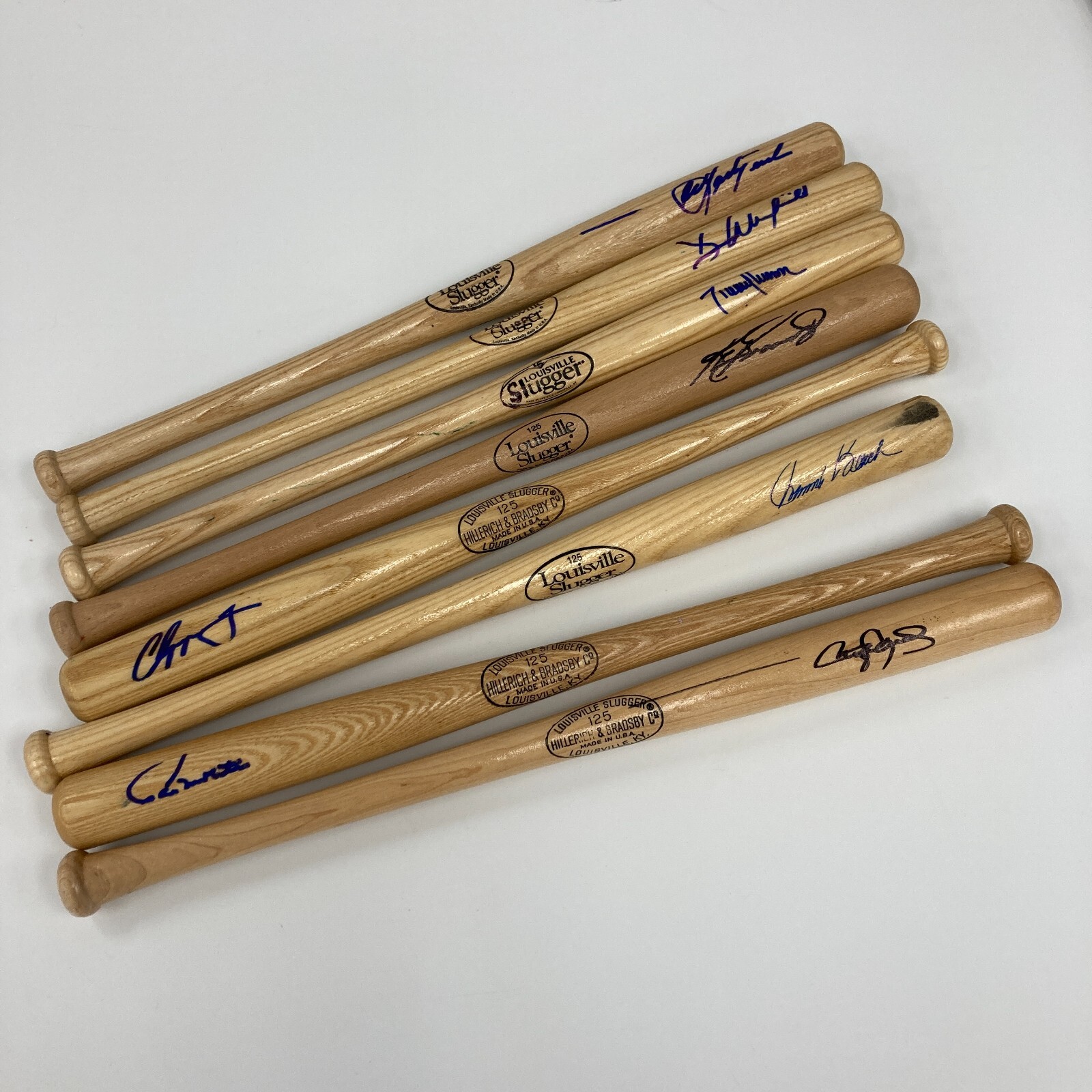 (8) FACSIMILE SIGNED MINI BASEBALL BATS KEN GRIFFEY JR & CHIPPER JONES COLLECTIBLE MEMORABILIA