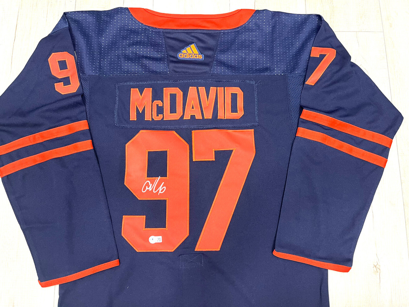 Connor Mcdavid Hand Signed Edmonton Oilers Jersey BECKETT CERT LETTER