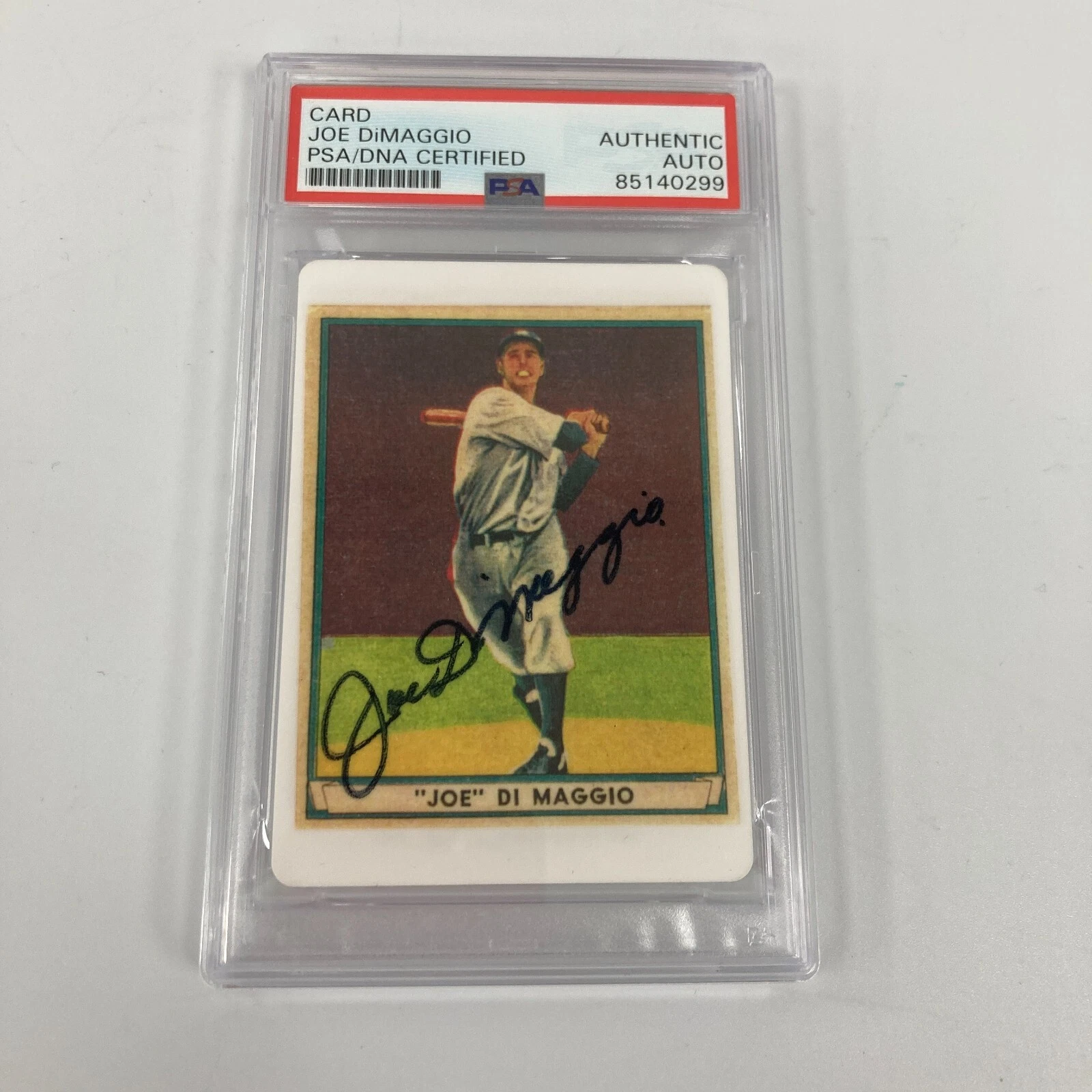 1941 PLAY BALL JOE DIMAGGIO SIGNED PORCELAIN BASEBALL CARD PSA DNA AUTO COLLECTIBLE MEMORABILIA